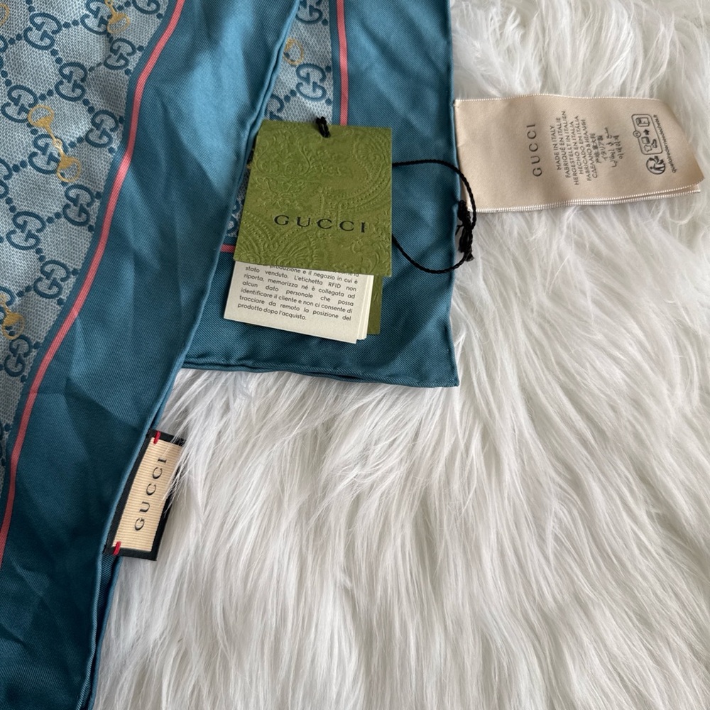 Gucci Teal Silk Scarf with Pink Trim and Gold Motif - Picture 5 of 5